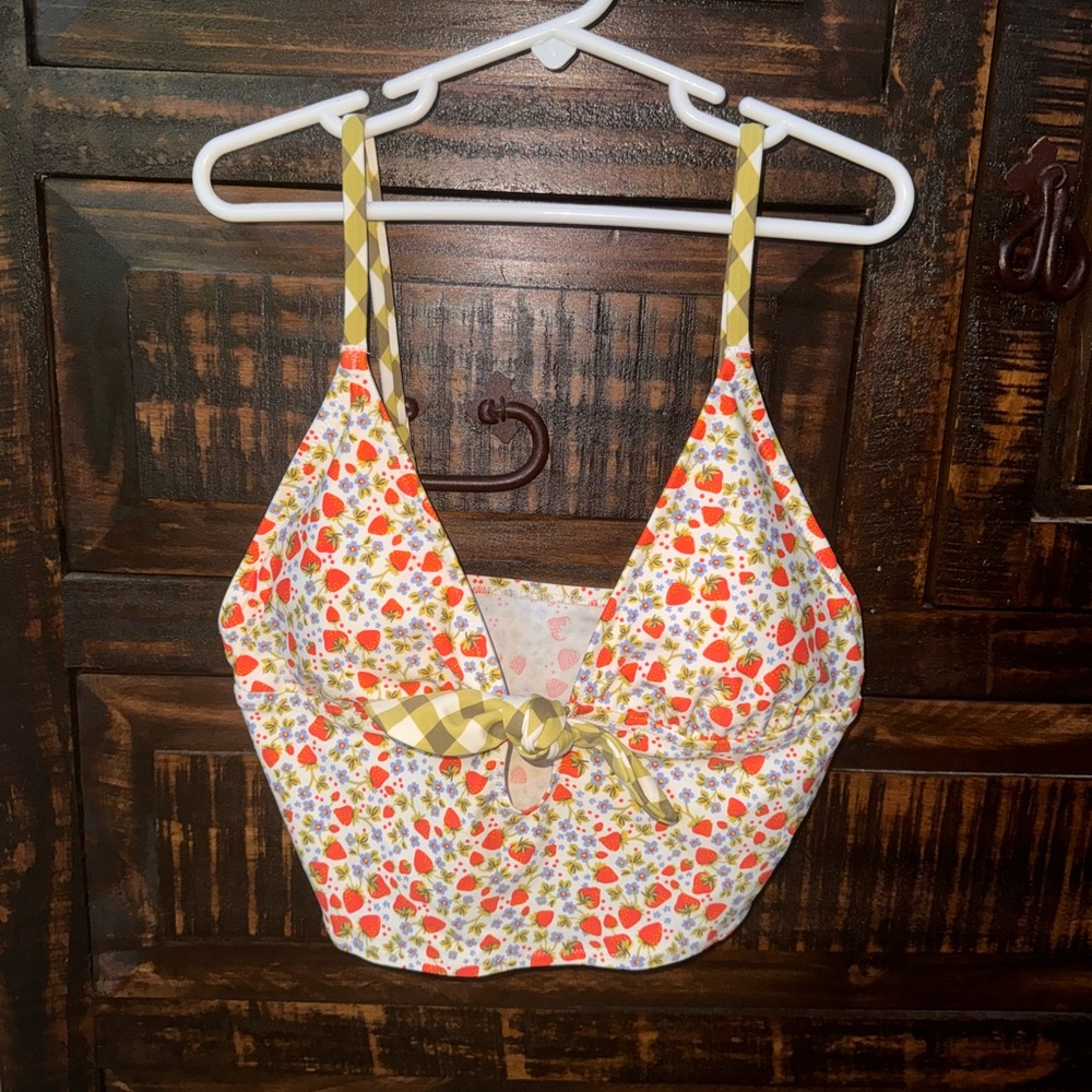 NWT AE aerie women’s medium strawberry tankini swim top